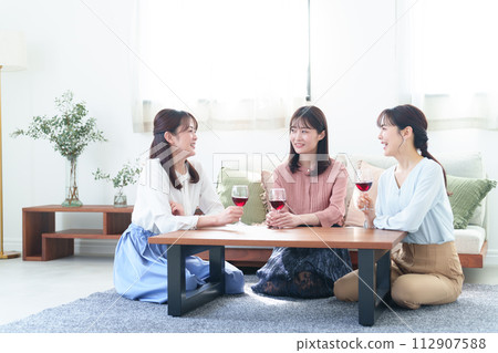Girls' Unit Home Party 112907588