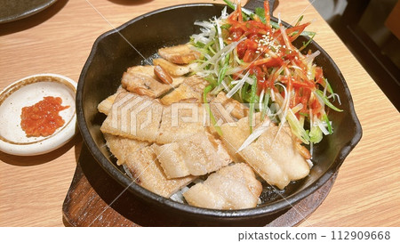 韓國食品samgyopsal 112909668