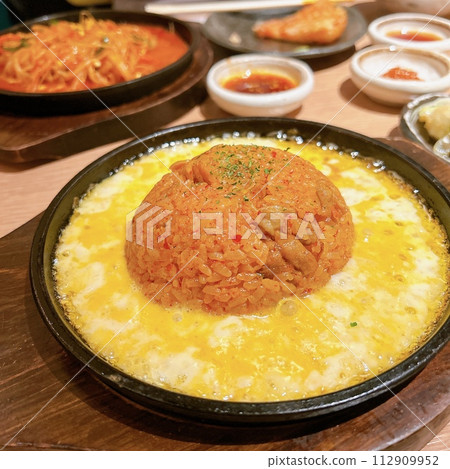 kimchi cheese fried rice kimchi cheese fried rice 112909952