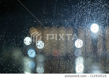 雨天 夜晚的雨 城市夜晚 雨滴 雨影像 112910528
