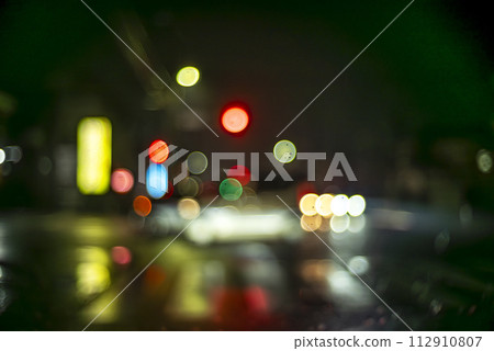 夜晚雨夜城市雨天道路背景素材 夜晚雨夜城市雨天道路背景素材 112910807