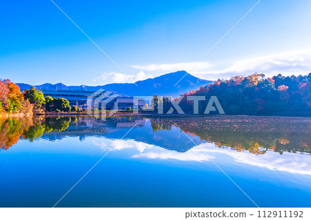 Autumn leaves at Takaragaike and Mt. Hiei, Kyoto Autumn leaves at Takaragaike and Mt. Hiei, Kyoto 112911192