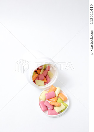 gum, chewing, snack, xylitol, sweets, food, chewing gum, container, plastic container 112911419