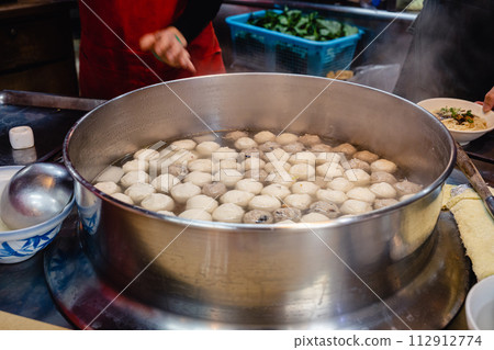 Taiwan Jiufen Fish balls and dumpling soup (fish ball soup) Taiwan Jiufen Fish balls and dumpling soup (fish ball soup) 112912774