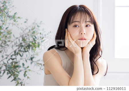 美麗女性肖像 112916011