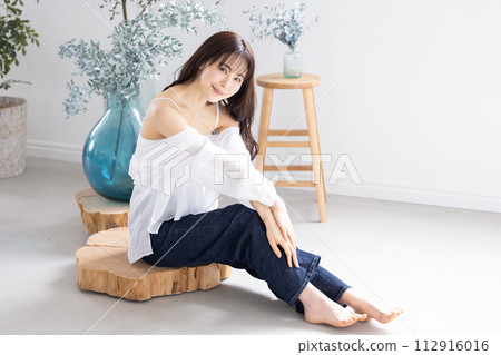 Beauty Women's portraits 112916016