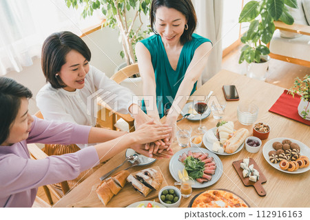 女生 女孩 女性 112916163