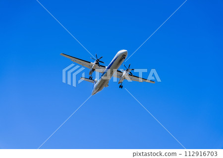 [Airplane] Bombardier DHC-8 Dash8 DHC-8-400 112916703