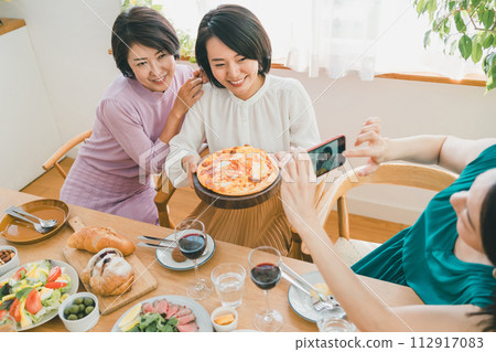 女生 女孩 女性 112917083