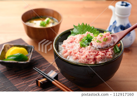 根吉羅丼 鮪魚丼丼 根吉羅丼 鮪魚丼丼 112917160