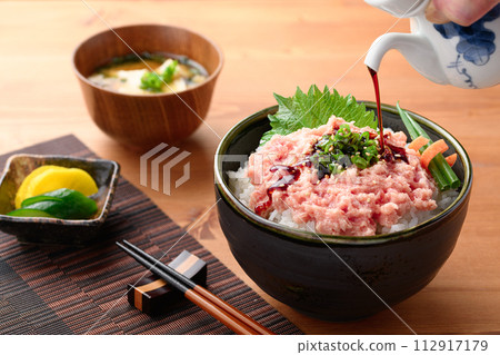 根吉羅丼 鮪魚丼丼 112917179
