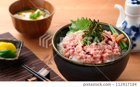 根吉羅丼 鮪魚丼丼 根吉羅丼 鮪魚丼丼 112917184