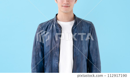 A smiling man 112917190