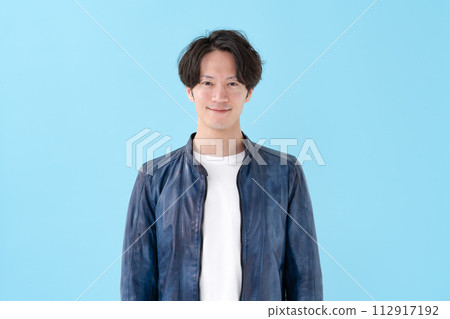 A smiling man 112917192