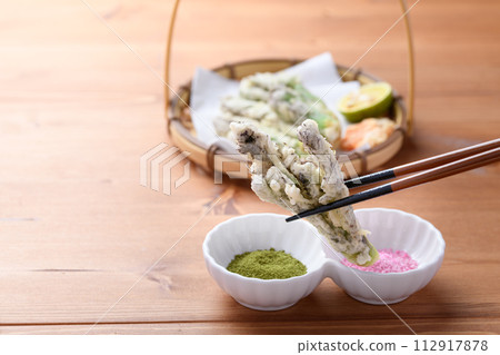 King of wild vegetables: cod sprout tempura King of wild vegetables: cod sprout tempura 112917878