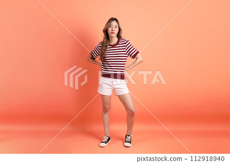 20s Asian woman 112918940