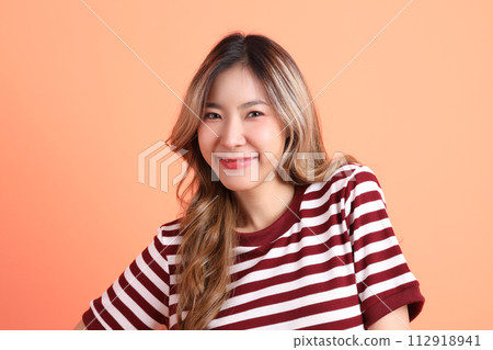 20s Asian woman 112918941