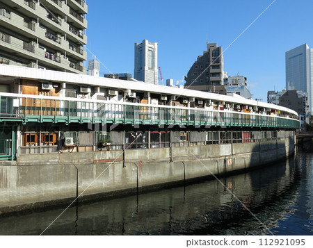 橫濱市野毛市的宮古橋商店街(野毛宮橋商店街大樓) 橫濱市野毛市的宮古橋商店街(野毛宮橋商店街大樓) 112921095