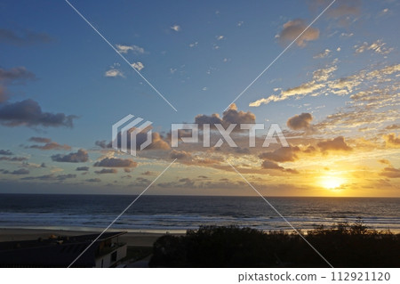 Calm Gold Coast dawn 112921120