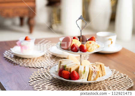 Hotel afternoon tea 112921473