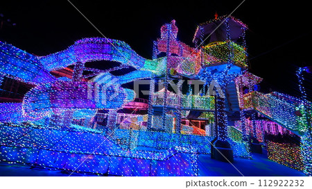 I was healed by the colorful illuminations 112922232