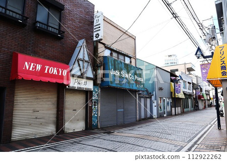 土淵板街的早晨(神奈川縣橫須賀市本町2丁目) 土淵板街的早晨(神奈川縣橫須賀市本町2丁目) 112922262