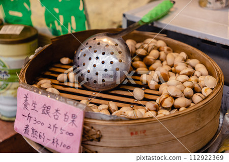 Taiwan stall night market ginkgo Taiwan stall night market ginkgo 112922369