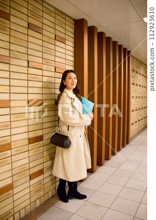 Business woman commute Business woman commute 112923610