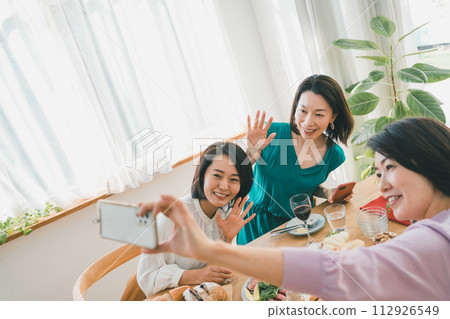 女生 女孩 女性 112926549