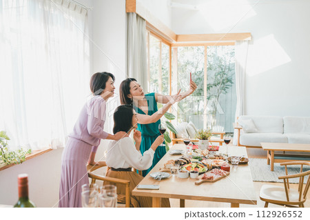 女子會 女生聚會 姊妹淘 112926552