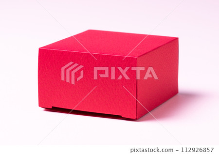 Patternless package/presentation box/carton/case | Red | Mockup 112926857