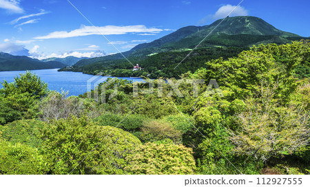夏季恩賜箱根公園 - 從展望台眺望蘆之湖和駒岳【神奈川縣箱根町】 夏季恩賜箱根公園 - 從展望台眺望蘆之湖和駒岳【神奈川縣箱根町】 112927555