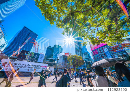 Japan's Tokyo cityscape A ray of hope...In front of the bustling Shibuya Station Hachiko ticket gate...Eliminating the coronavirus...Towards tomorrow = 16th, Shibuya Japan's Tokyo cityscape A ray of hope...In front of the bustling Shibuya Station Hachiko ticket gate...Eliminating the coronavirus...Towards tomorrow = 16th, Shibuya 112928390