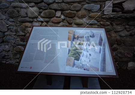 girona baths 112928734