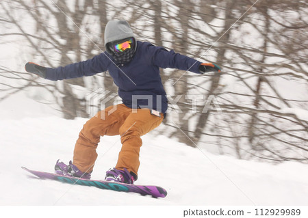snow board  112929989