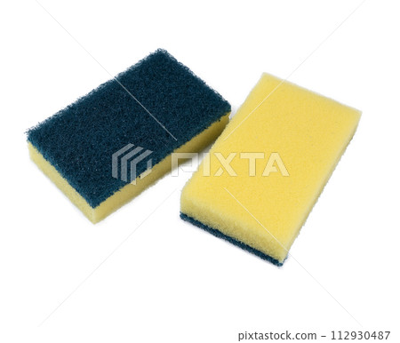 kitchen sponge 112930487