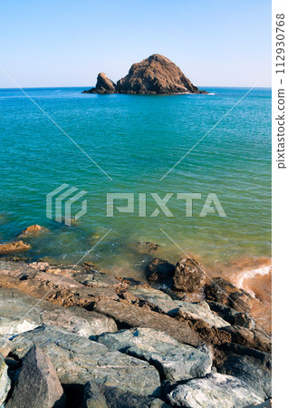 seascape with coral reef island seascape with coral reef island 112930768