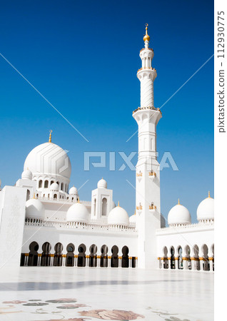 Sheikh Zayed mosque in Abu Dhabi 112930775