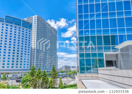 Yokohama Minato Mirai Cityscape Baycourt and high-rise condominium 112933336