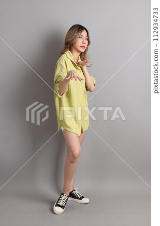 Young Asain Woman Young Asain Woman 112934733