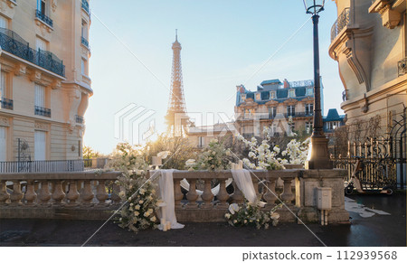 eiffel tour and Paris street 112939568