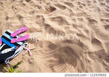 Summer beach background 112939682
