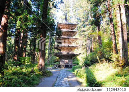 Haguro mountain five-storied pagoda designated as a national treasure 112942010