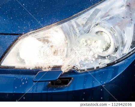 [Car] Headlight washer that melts frost 112942036