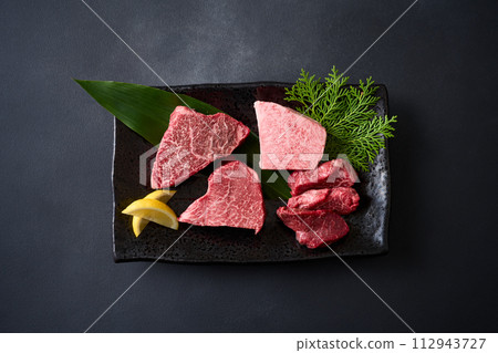 國產及牛隻 - 各部位拼盤 112943727