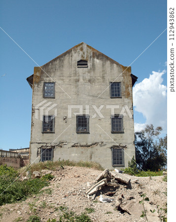 Rundown Quartermaster building on Alcatraz Island Rundown Quartermaster building on Alcatraz Island 112943862
