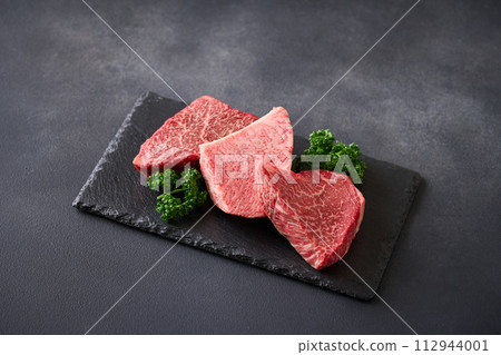 Domestic Kuroge Wagyu beef, 3 types of parts, rump, Tomo triangle, Shinshin 112944001