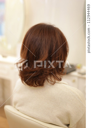 女人的背美容院形象 女人的背美容院形象 112944469