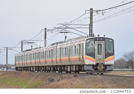羽越本線 月岡中浦 JR 東日本 E129 系列 B3 編組(新潟) 羽越本線 月岡中浦 JR 東日本 E129 系列 B3 編組(新潟) 112944753