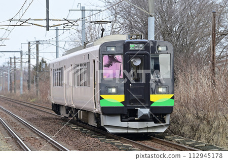 室蘭本線 小城濱 JR 北海道 737 系列 C-2 編組(札幌) 室蘭本線 小城濱 JR 北海道 737 系列 C-2 編組(札幌) 112945178